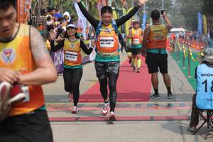 BIB: 47007, 45736
                            <button type="button" onclick="openModal(8243282)" class="btn btn-primary btn-sm float-right btn-popup" data-toggle="modal" data-target=".modal-high-quality">
                        <i class="fas fa-shopping-cart"></i> Add to Cart
                    </button>
                                            <button type="button" onclick="isThisMe(8243282, true)" class="btn btn-success btn-sm float-right btn-popup btn-isme hidden" data-toggle="tooltip" data-placement="bottom" title="นี่คือรูปของคุณใช่ไหม คลิกที่นี่เพื่อเอาเข้าอัลบั้ม">
                        <i class="fas fa-plus"></i> Add to album
                    </button>
                    <button type="button" onclick="isThisMe(8243282, false)" class="btn btn-warning btn-sm float-right btn-popup btn-isnotme hidden">
                        <i class="fas fa-ban"></i> Remove from album
                    </button>